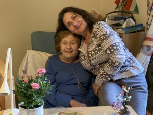 🌟 Mi a titka a 102 évesen is pengeéles elmének?